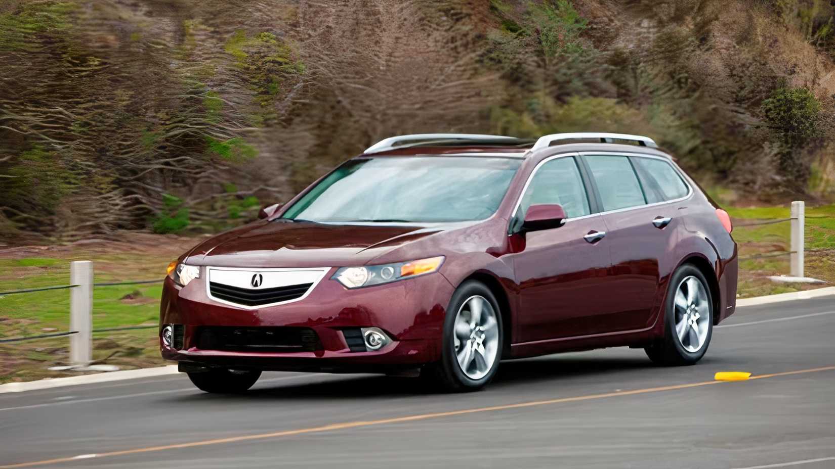 2014 Acura TSX Sport Wagon front 3/4
