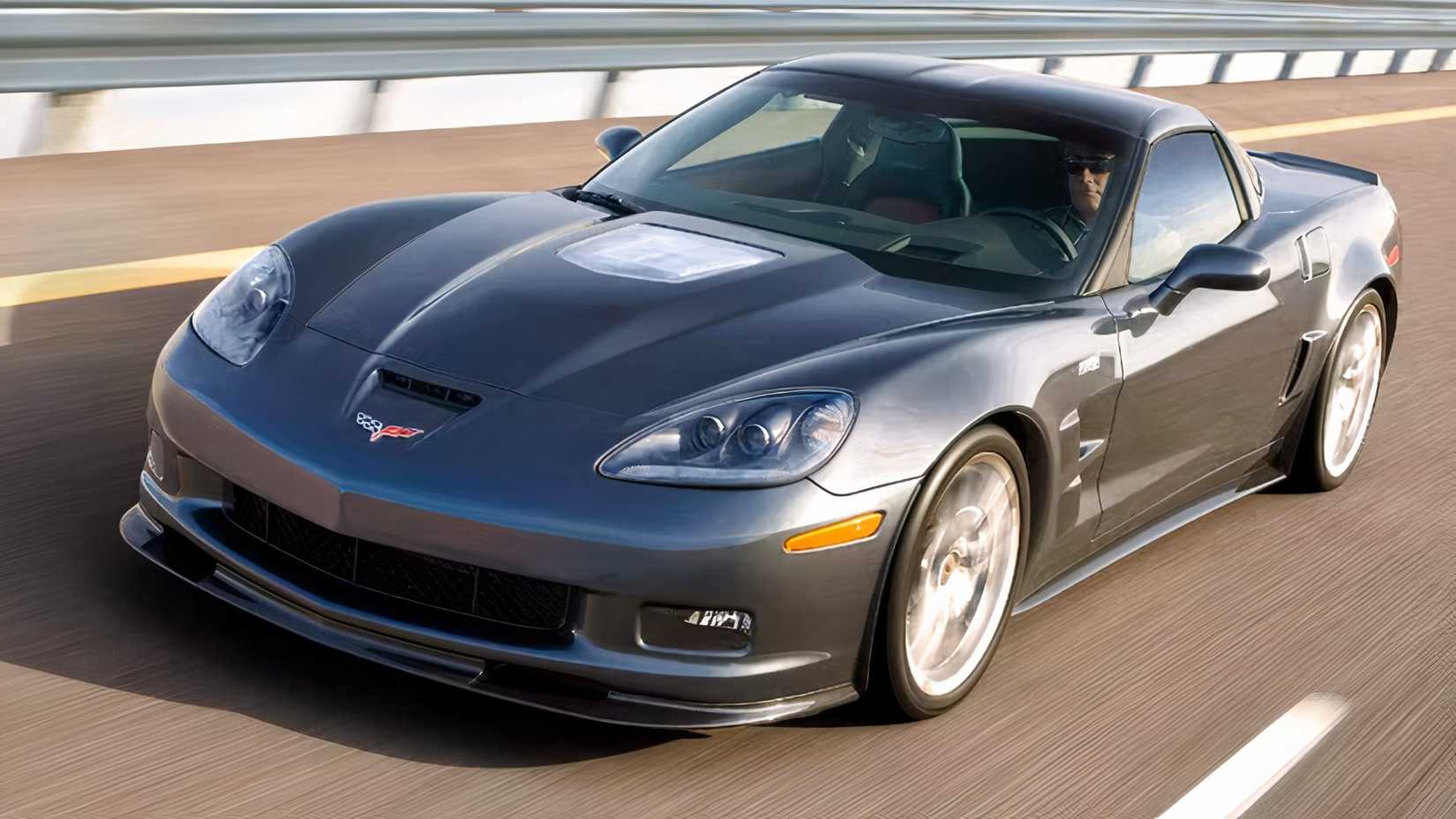 2013 Chevrolet Corvette ZR1 front 3/4 action