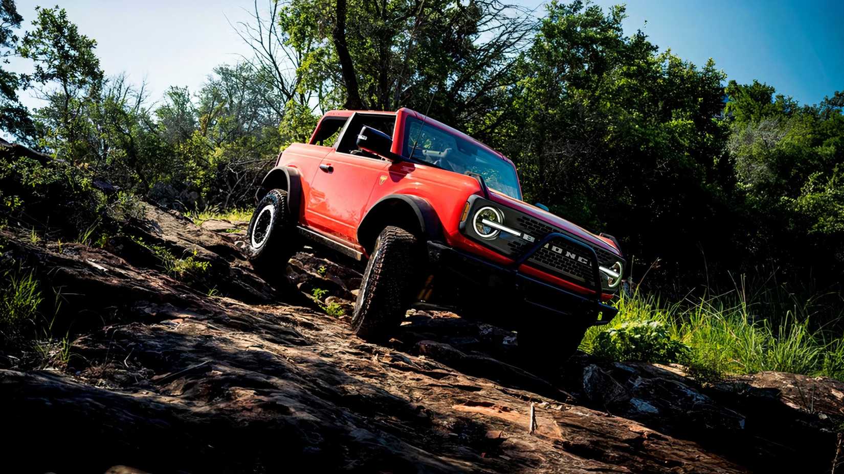 2026 Ford Bronco in orange front 3/4