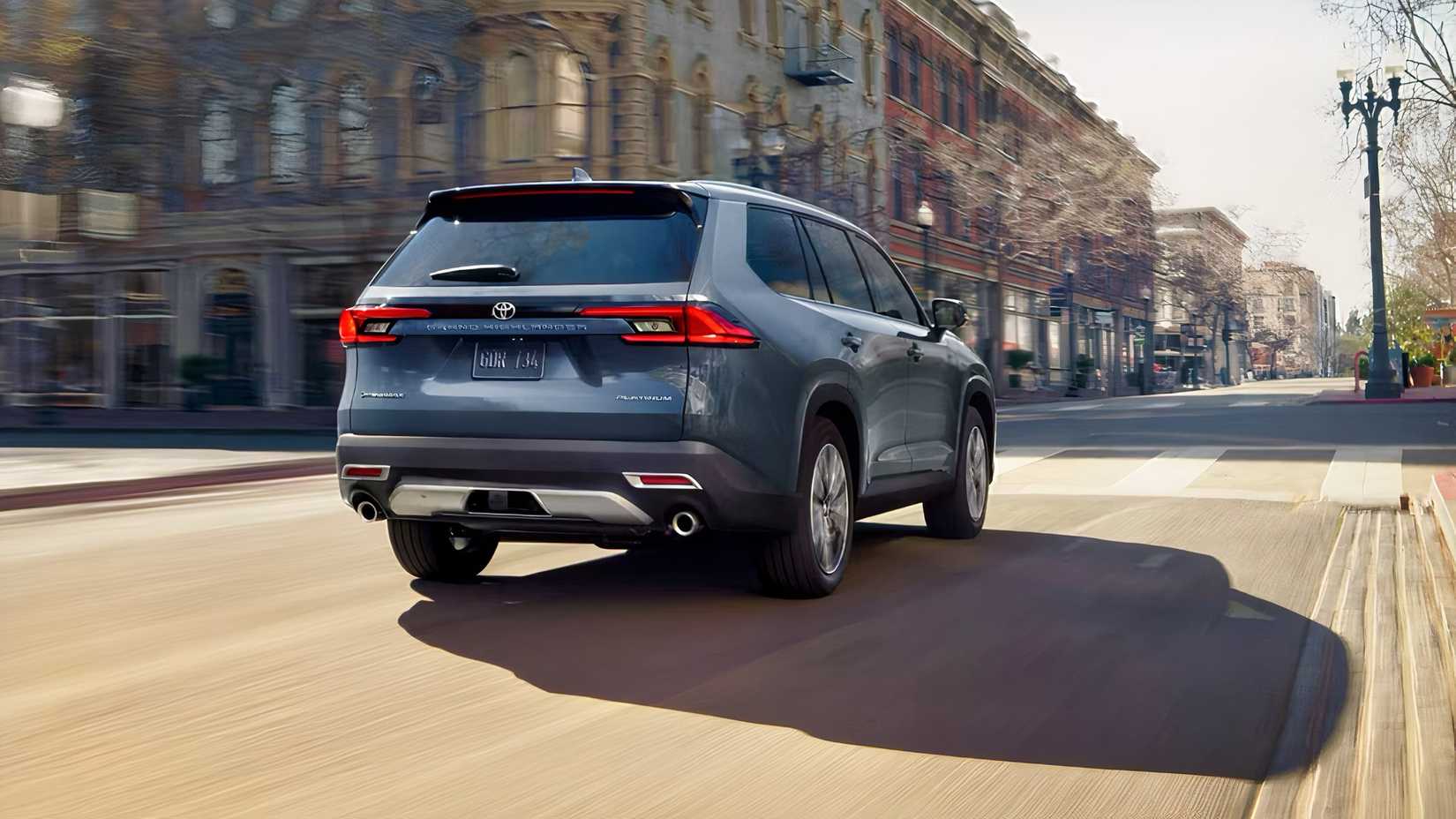 2026 Toyota Grand Highlander Hybrid rear 3/4