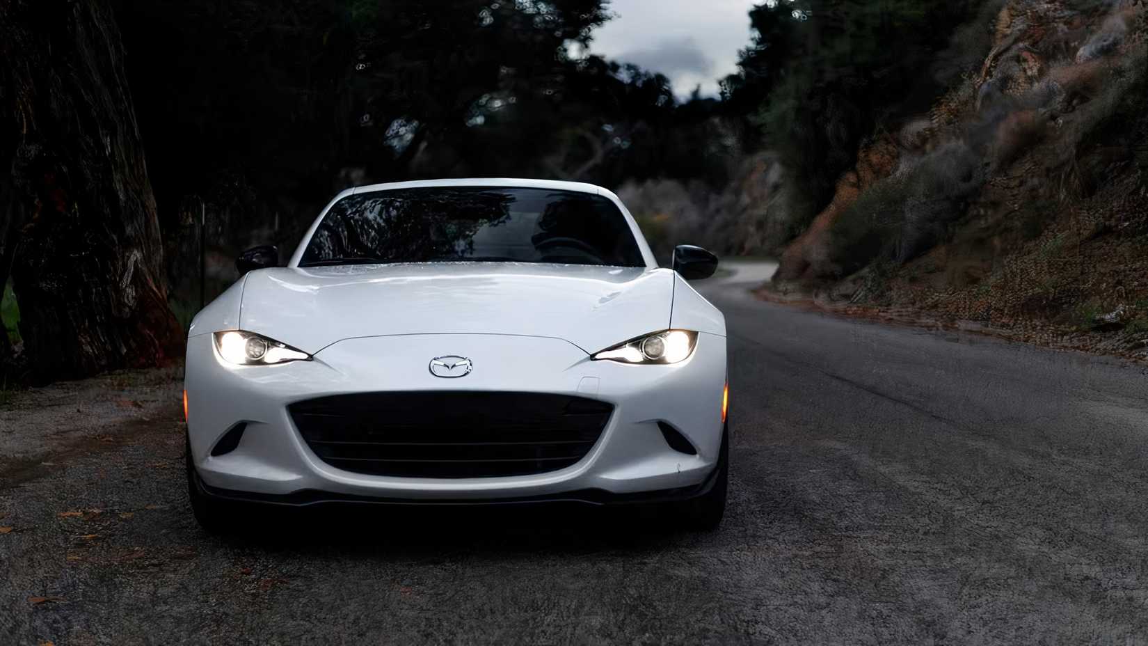 2026 Mazda MX-5 Miata RF in white front