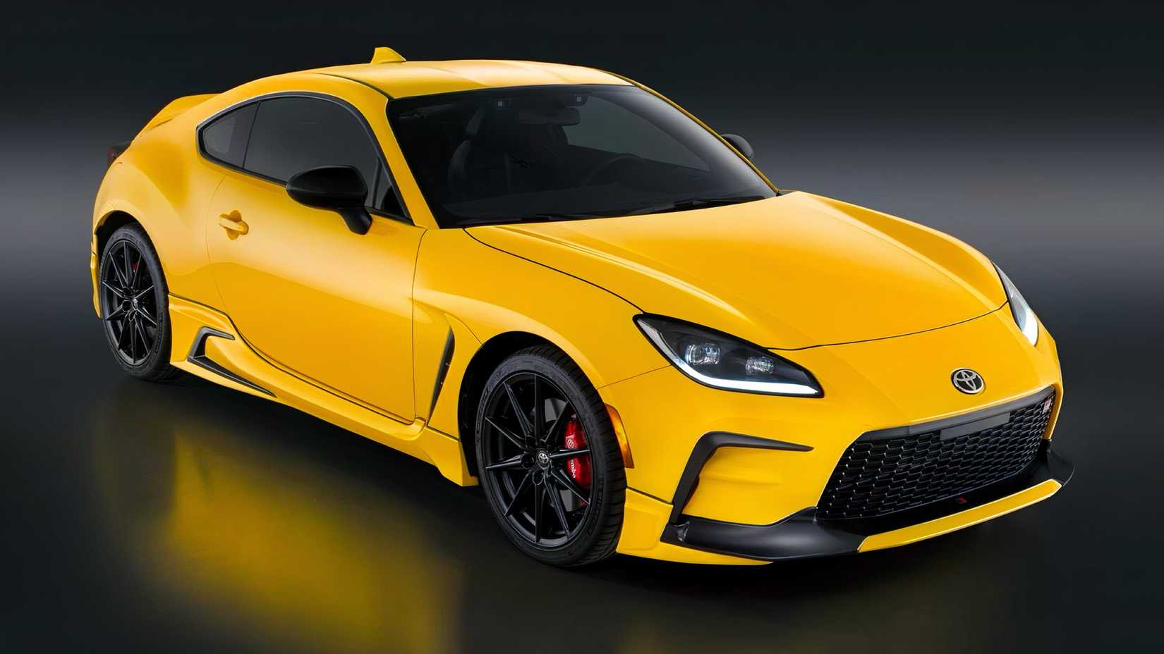 Front 3/4 studio shot of 2026 Toyota GR86 parked