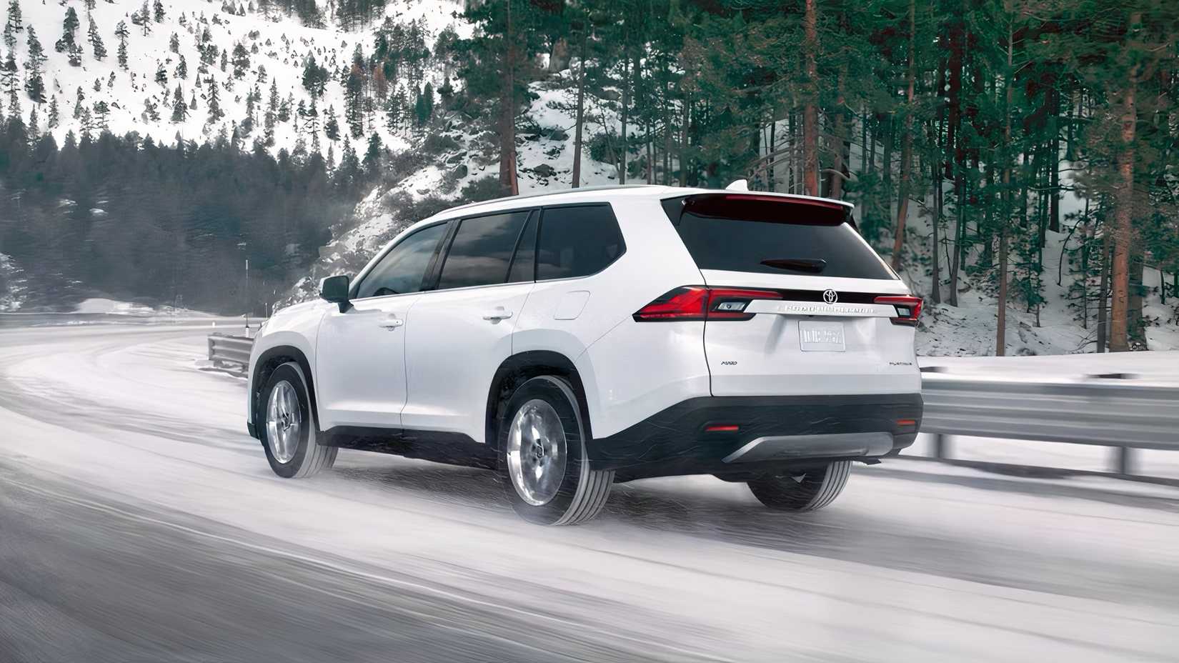 2026 Toyota Grand Highlander Hybrid rear 3/4