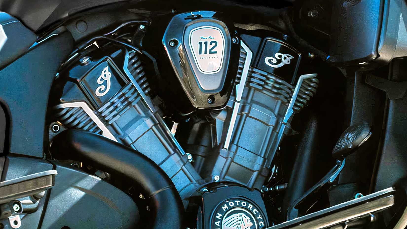 Detalhe aproximado do motor Indian Pursuit 112