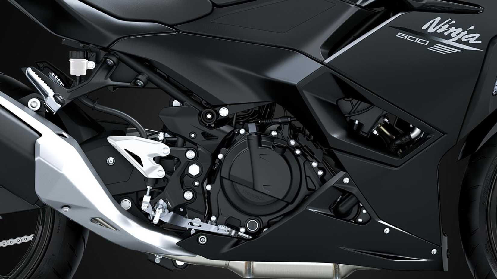 Close do motor Kawasaki Ninja 500