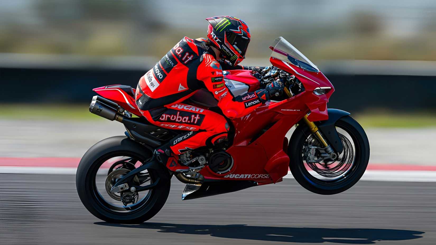 2026 Ducati Panigale V4 R dando um cavalinho, vista de perfil lateral