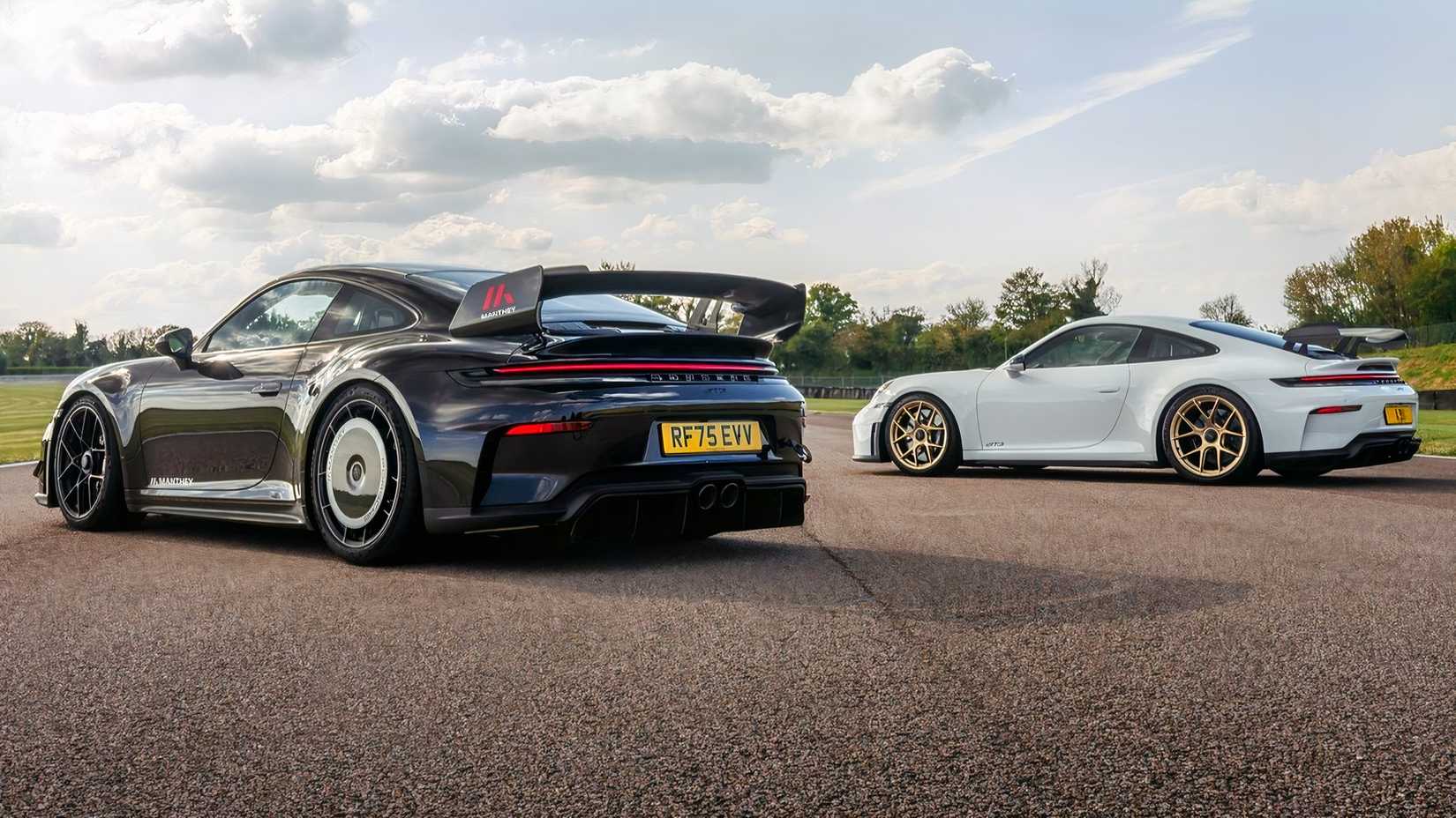 Porsche 911 GT3 Manthey e padrão