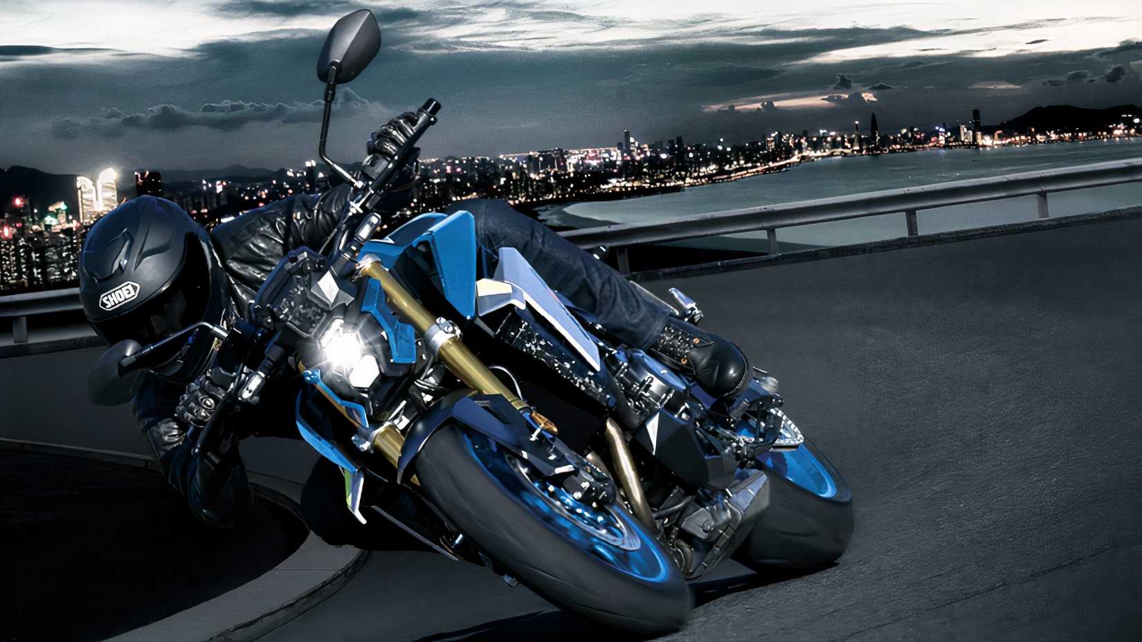 Suzuki GSX-S1000 curva forte para a direita