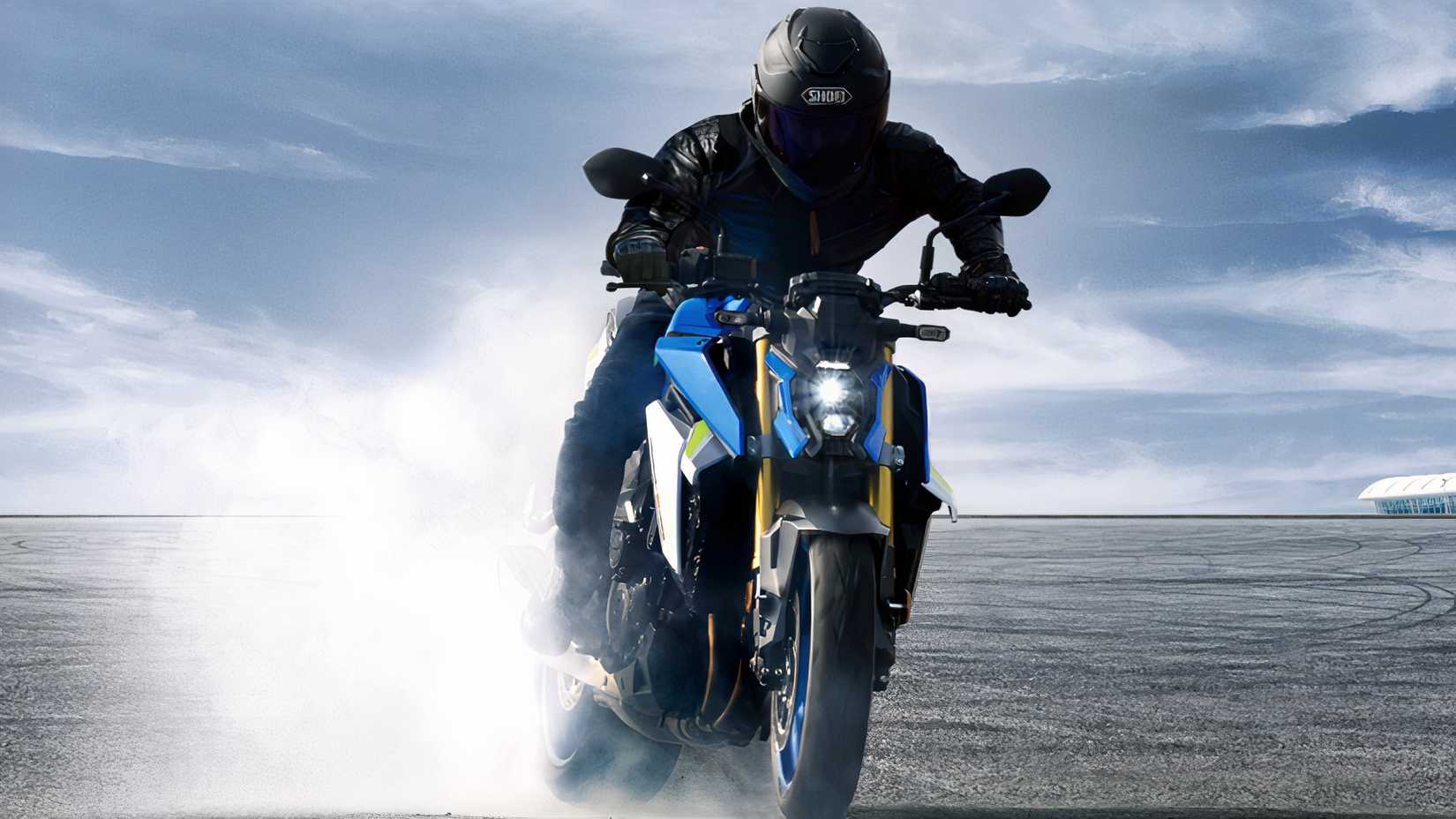 Suzuki GSX-S1000 fazendo um burnout