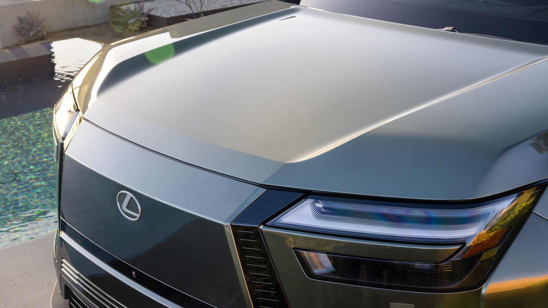The Electric Luxury SUV That Could Make Every Three-Row Rival Sweat