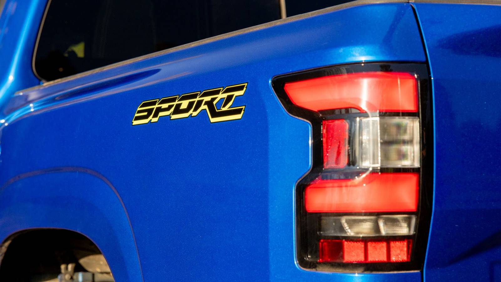2027 Nissan Frontier SV Sport Edition: A Midsize Truck for Casual Off-Road Enthusiasts
