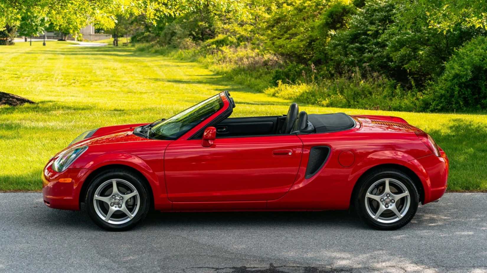 Side shot of a 2002 Toyota MR2 parked on the road