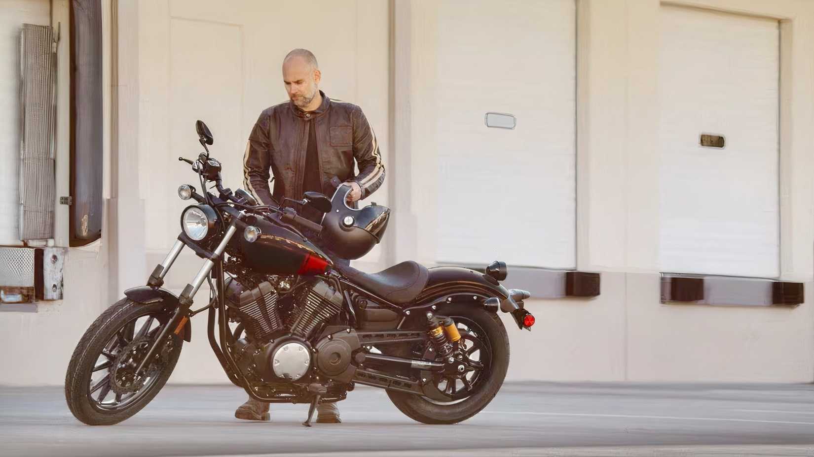 Yamaha Bolt R-Spec static lifestyle image