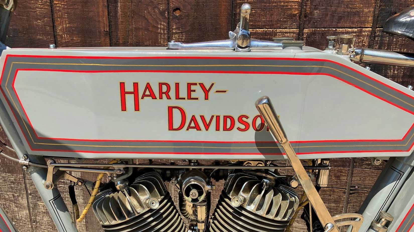1914 Harley-Davidson 10F Twin tank close-up detail