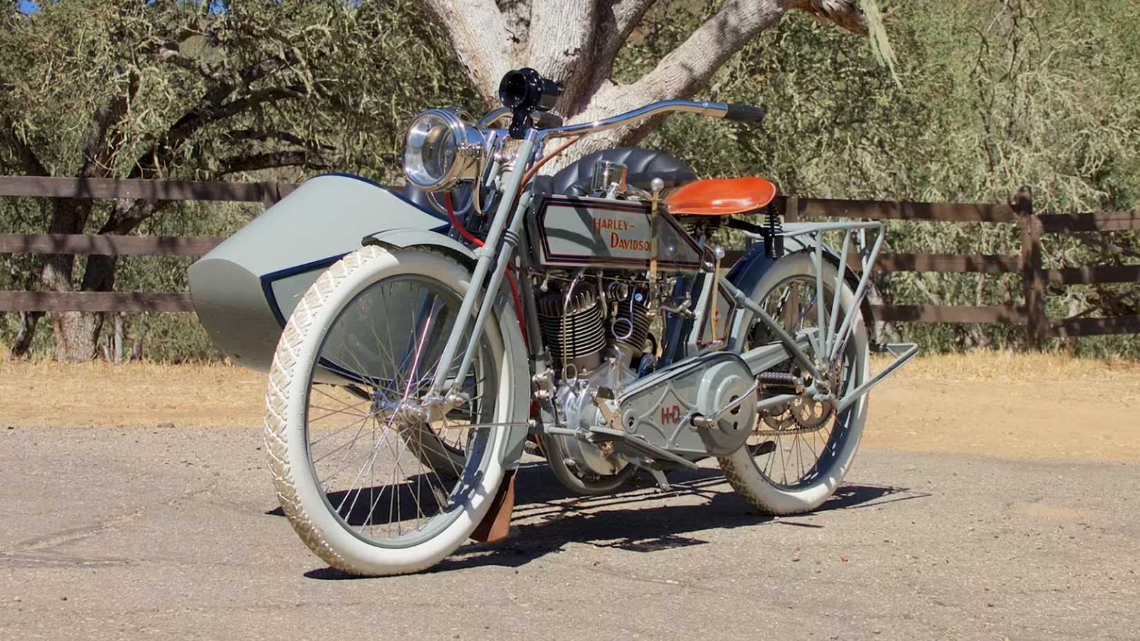1915 Harley-Davidson J Model with sidecar
