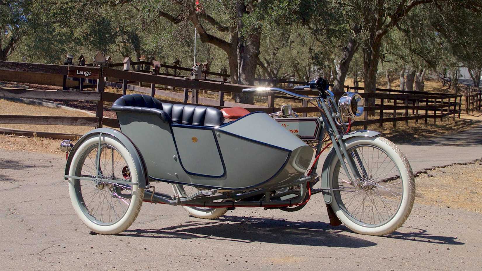 1915 Harley-Davidson J Model wide sidecar