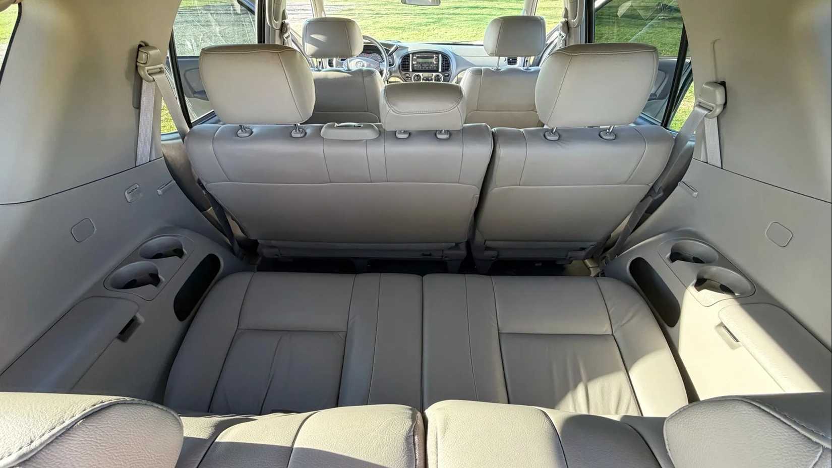 2003 Toyota Sequoia SR5 4×4 rear seats