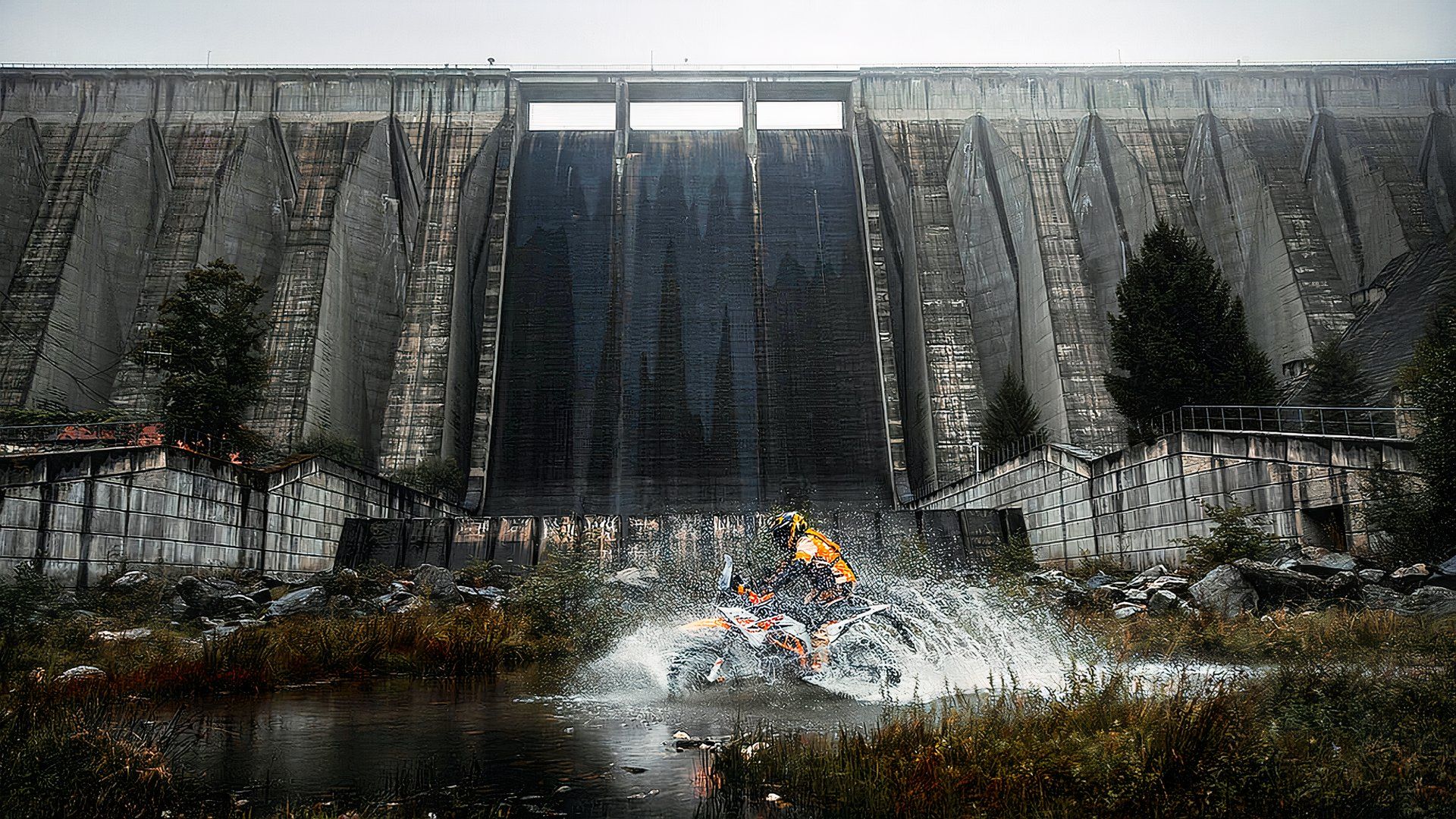 2025 KTM 390 Adventure R espirrando na água em frente a uma barragem