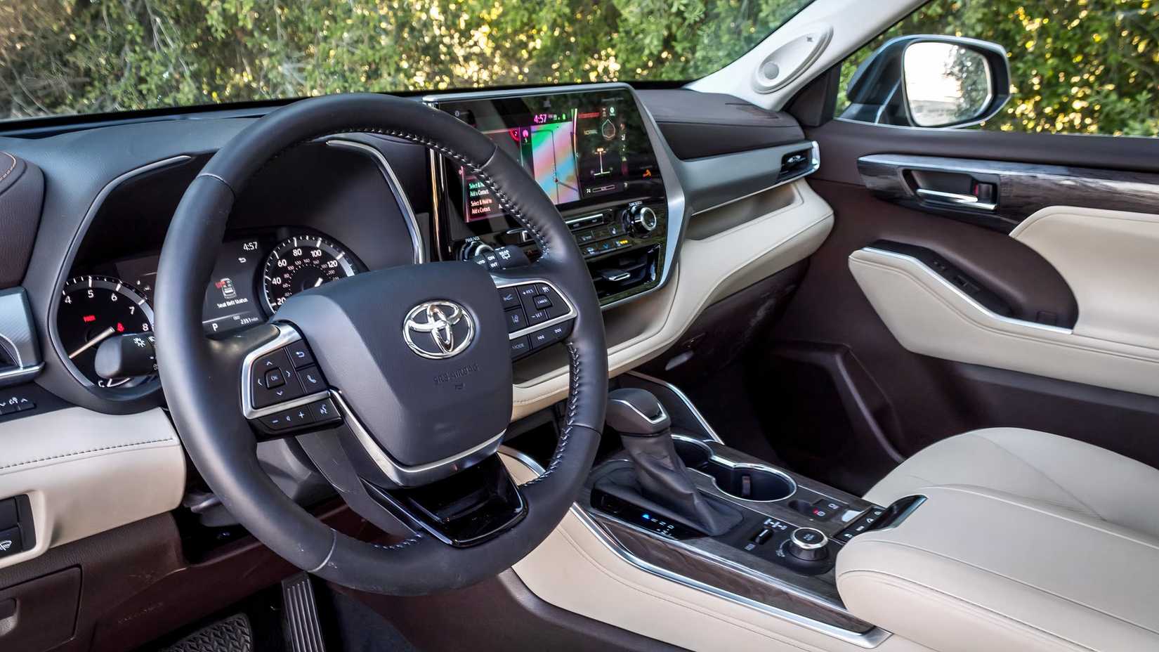 2026 Toyota Highlander Hybrid Dashboard