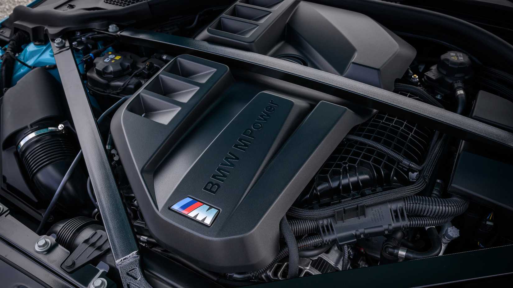 Imagem detalhada do motor BMW M2 xDrive 2027