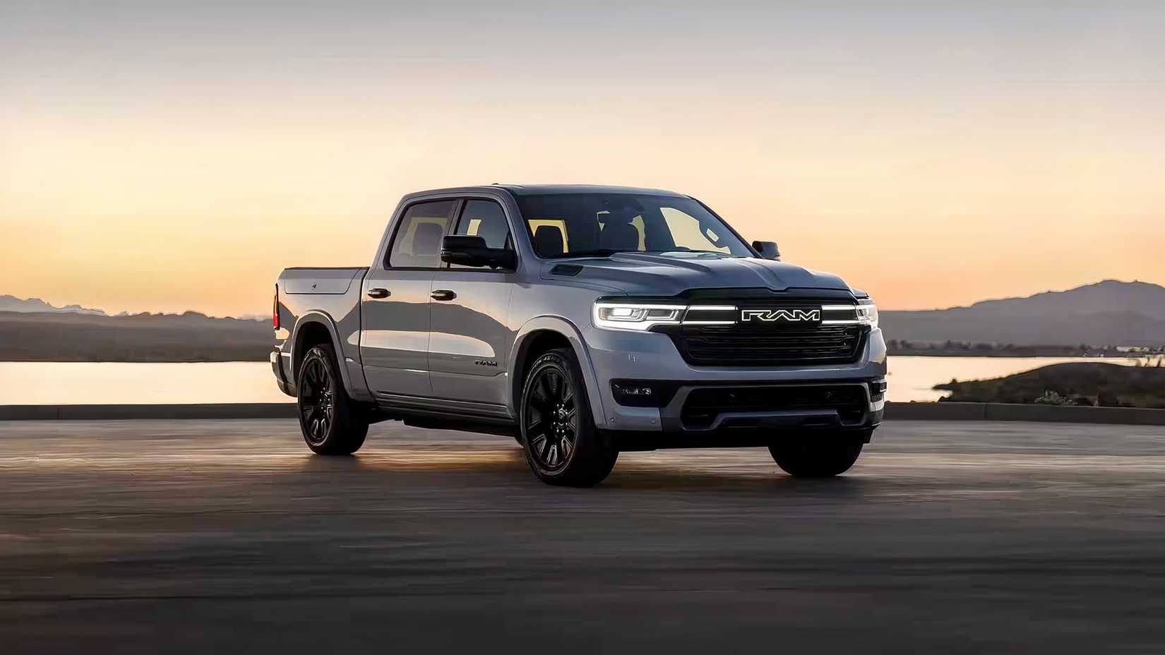 Um 2027 RAM REV estacionado sob pouca luz ao pôr do sol