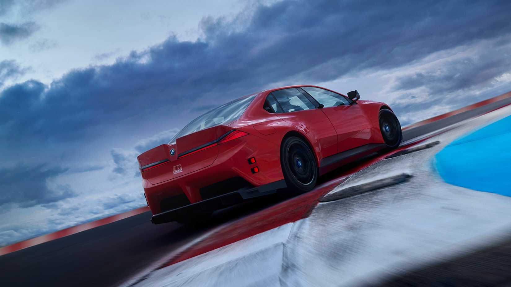 Imagem de direção 3/4 traseira do BMW Concept M Neue Klasse