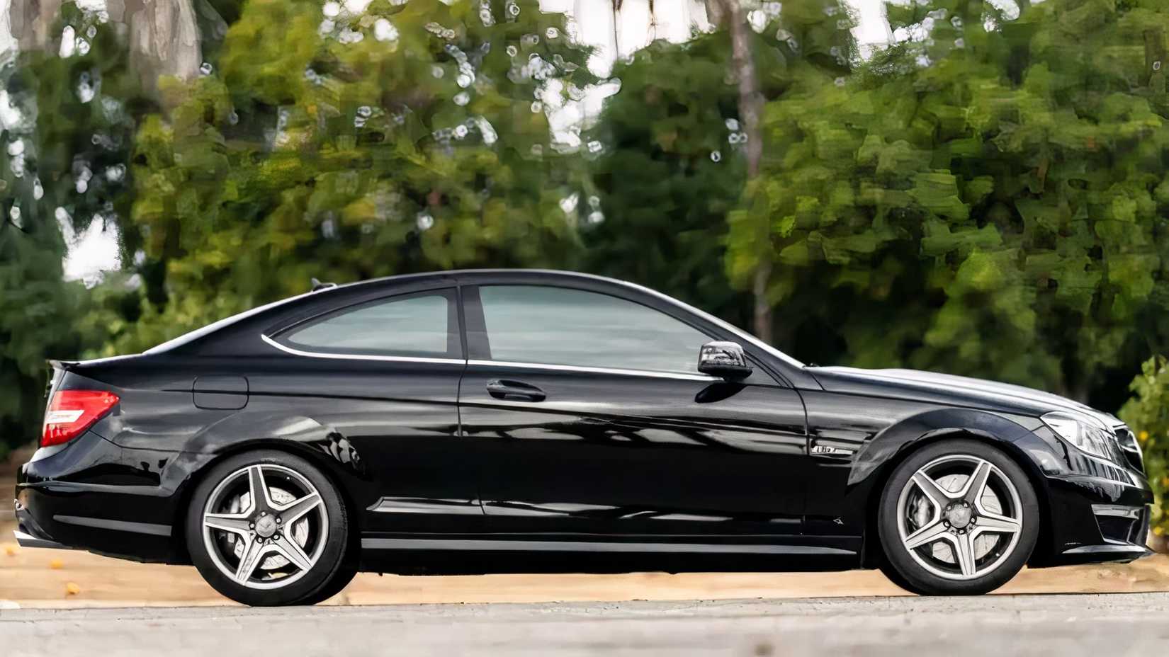 2012 Mercedes-Benz C63 AMG Coupe side Shot 