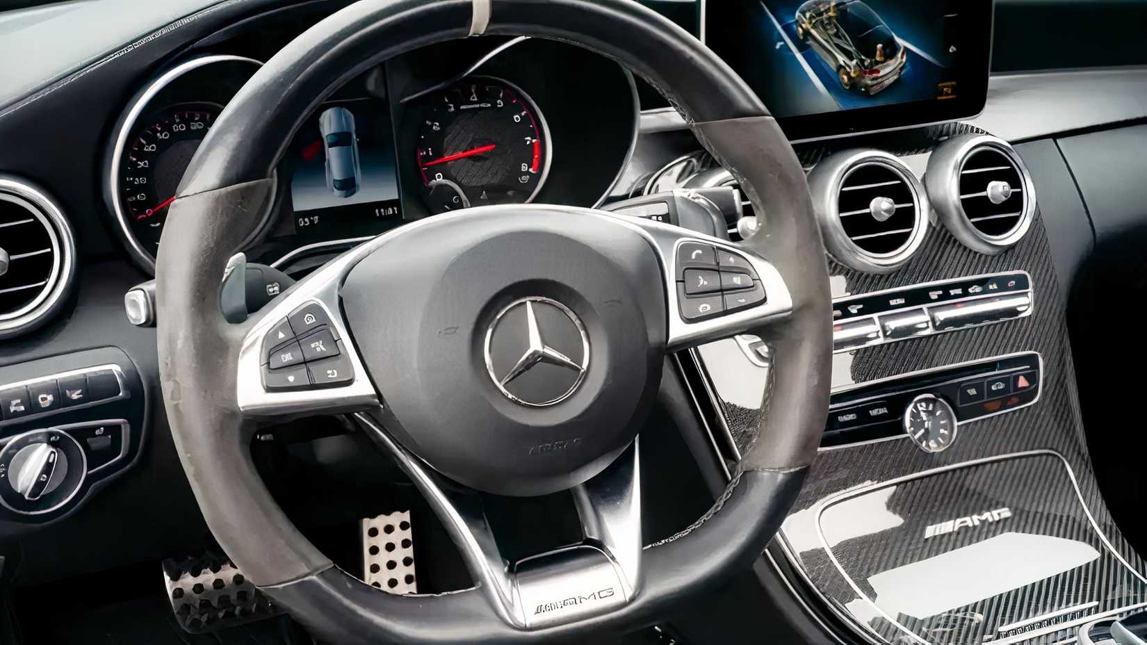 2018 Mercedes-AMG C63 S Coupe Cabin