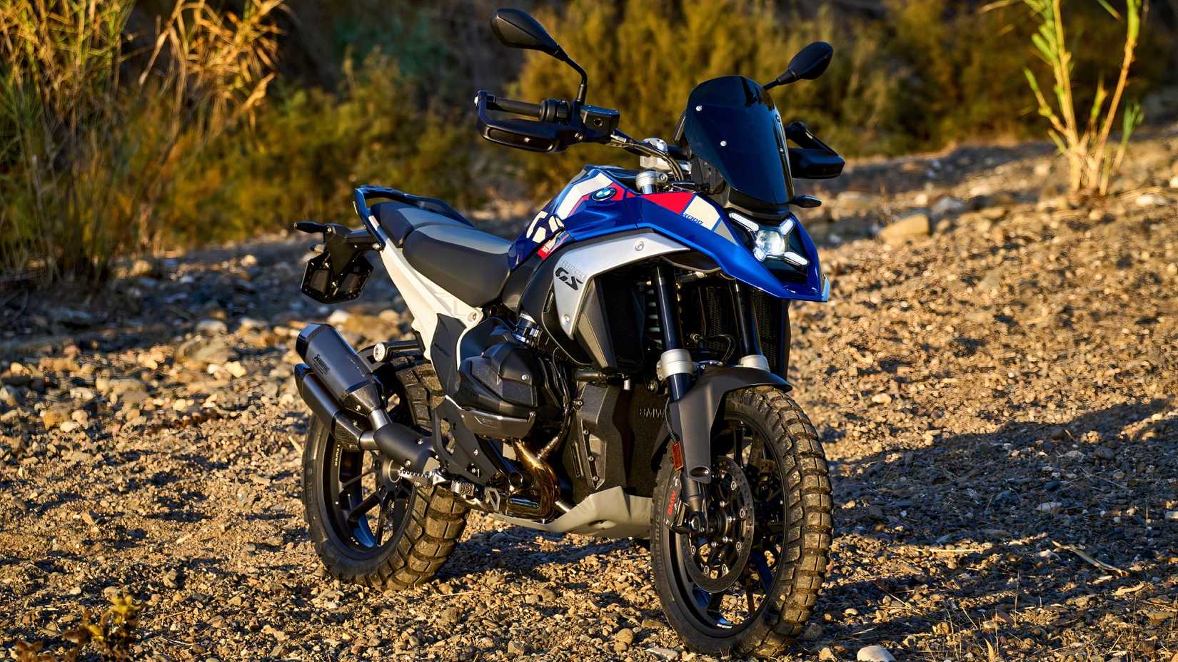 Foto de beleza da parte frontal de uma BMW R 1300 GS