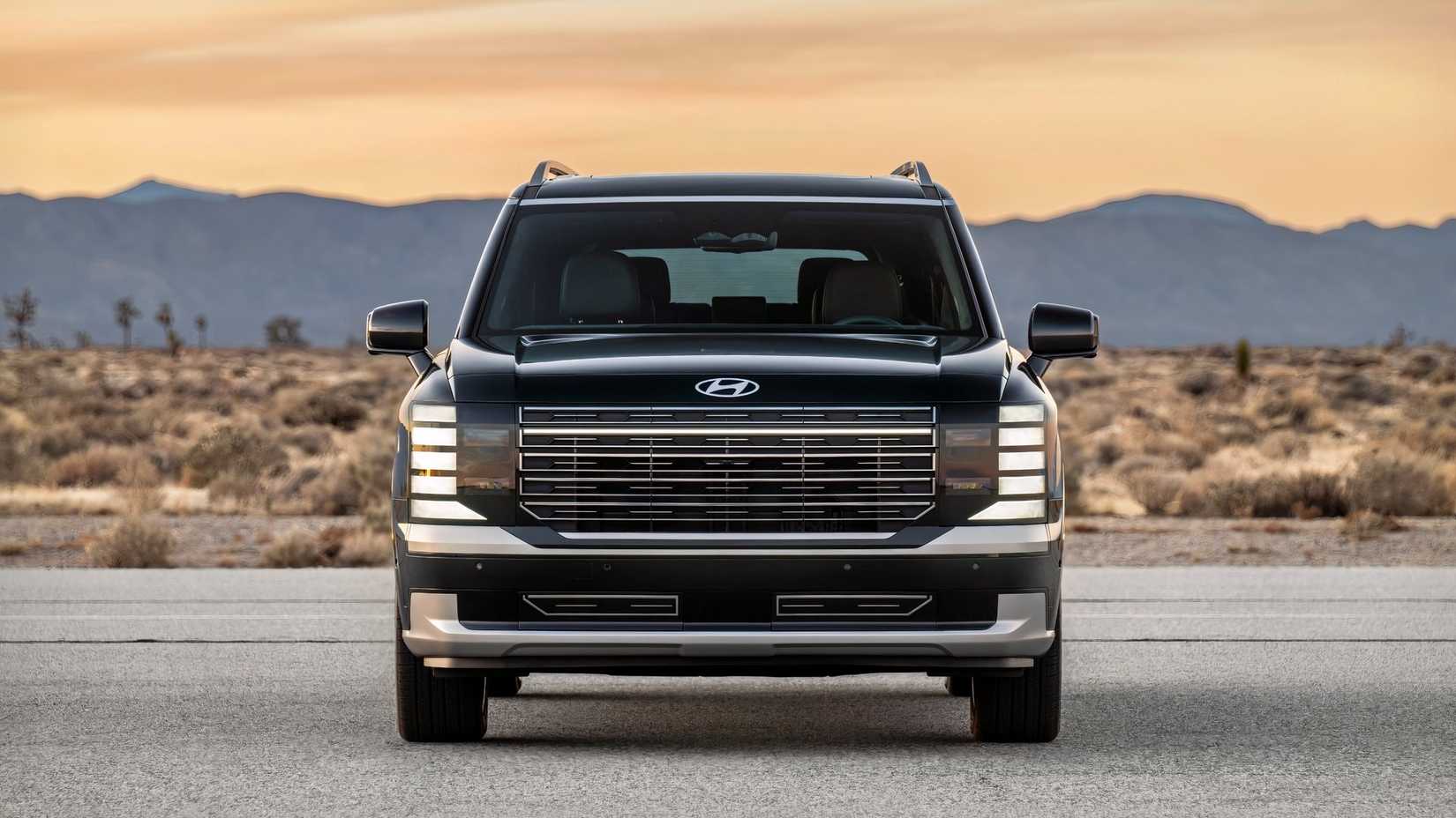 Uma vista frontal de um Hyundai Palisade Hybrid