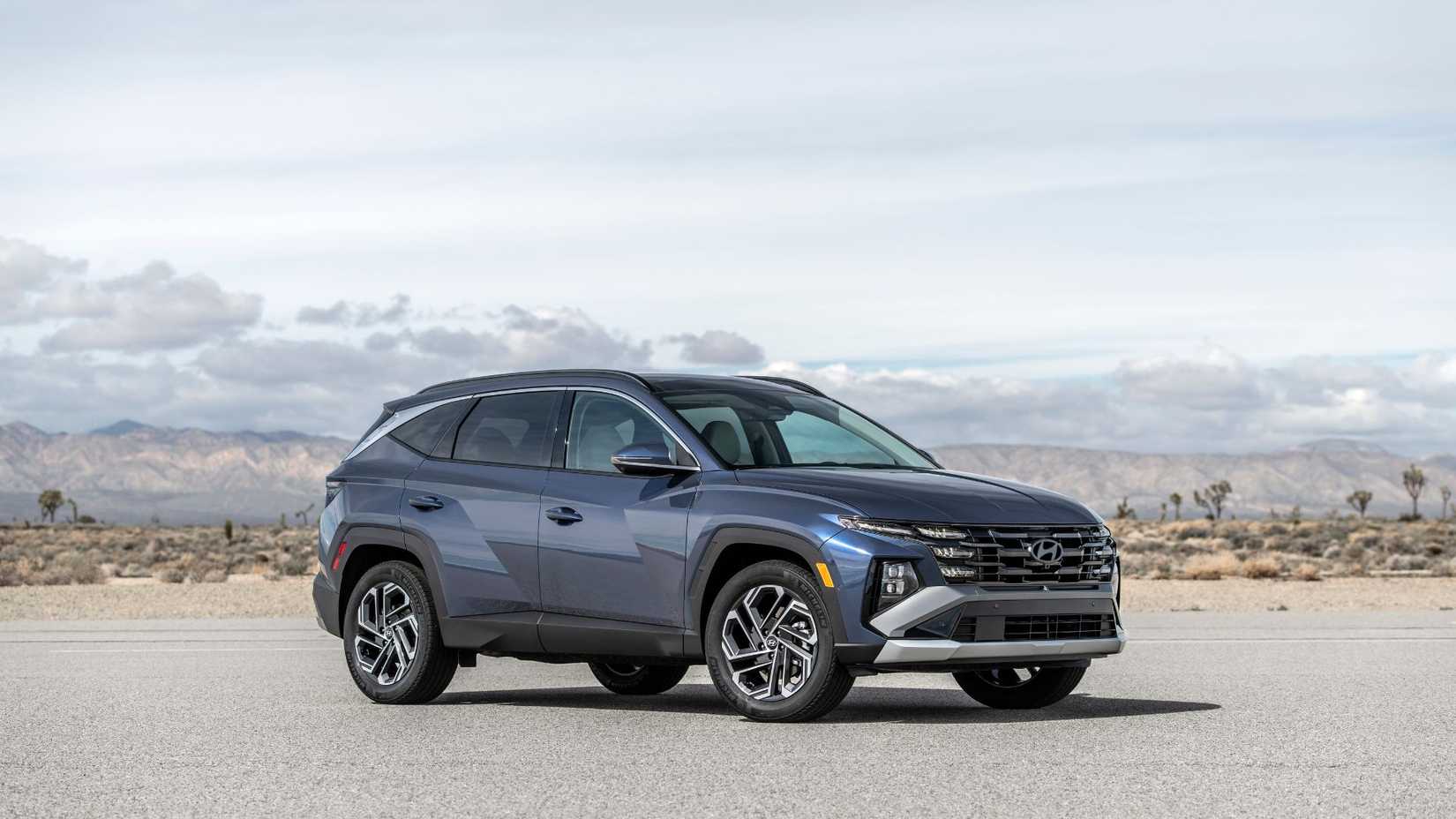 2026 Hyundai Tucson Hybrid front 3/4