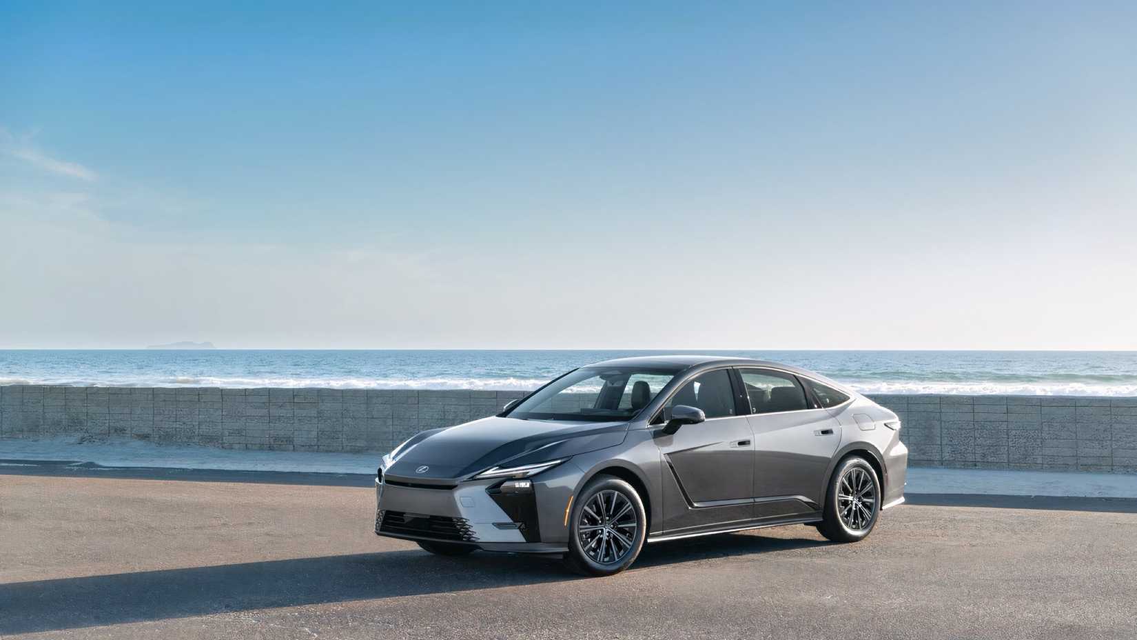Front 3/4 shot of 2026 Lexus ES 350h parked