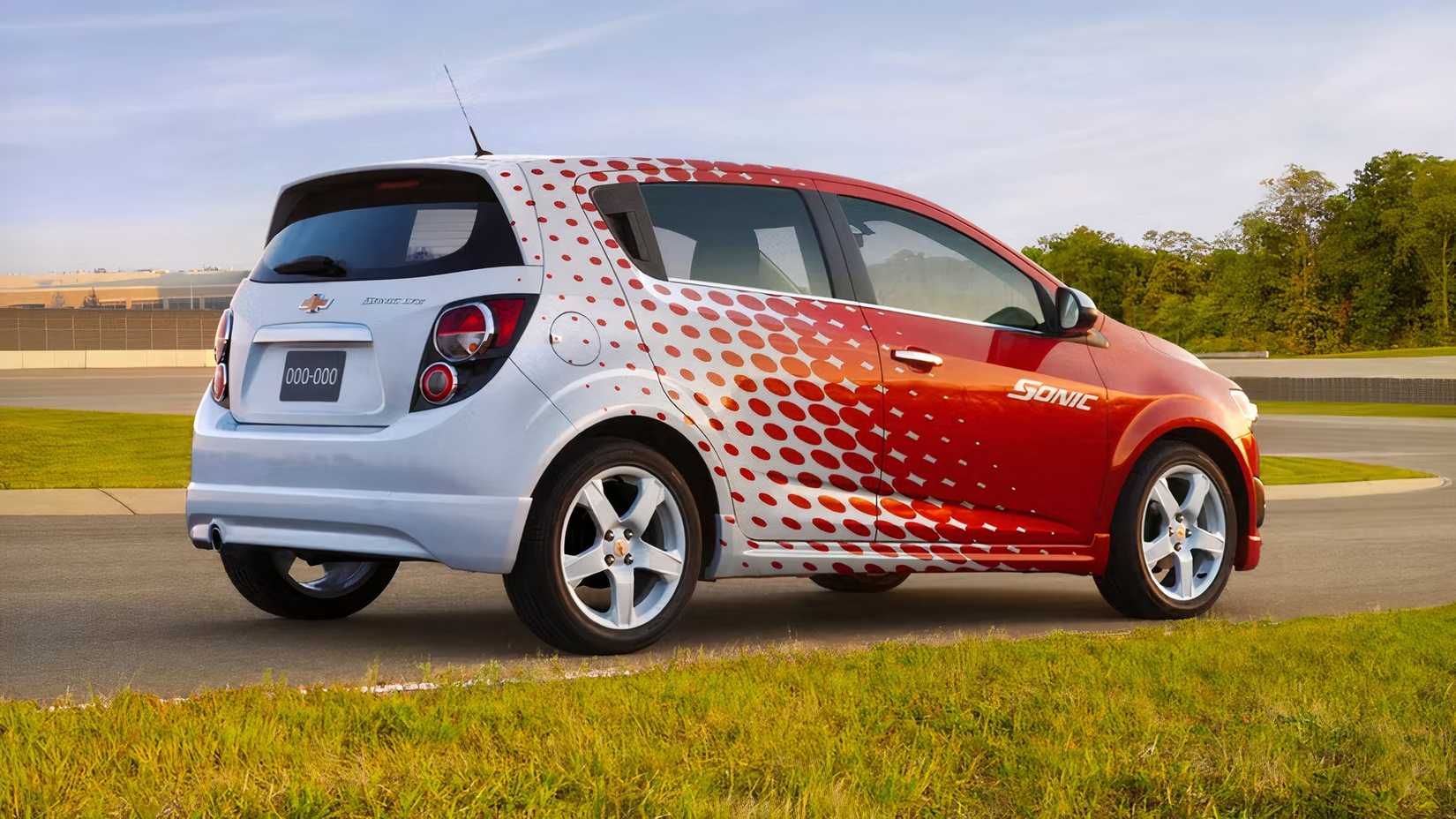 2015 Chevrolet Sonic rear 3/4
