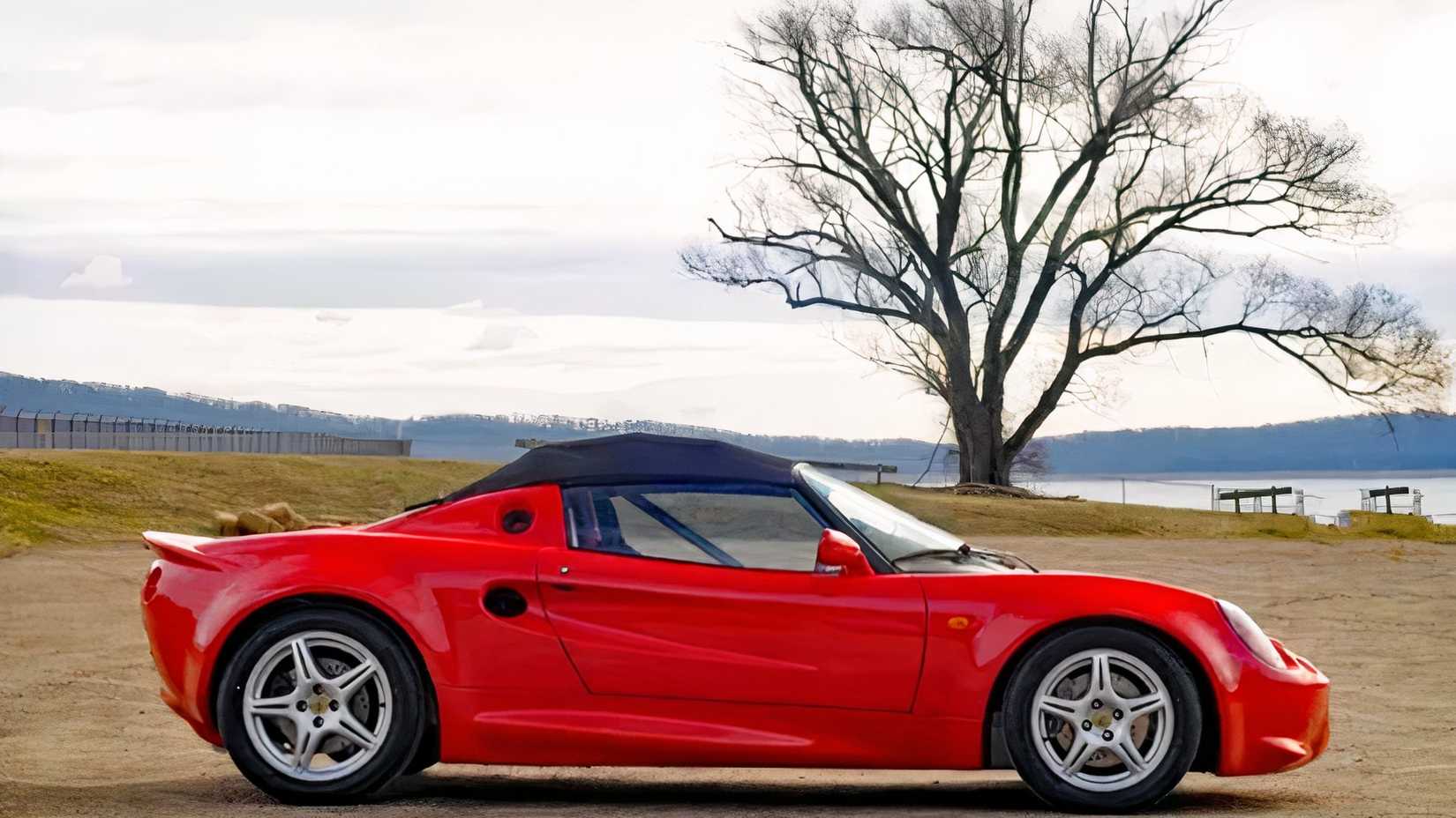 1998 Lotus Elise S1 in red profile