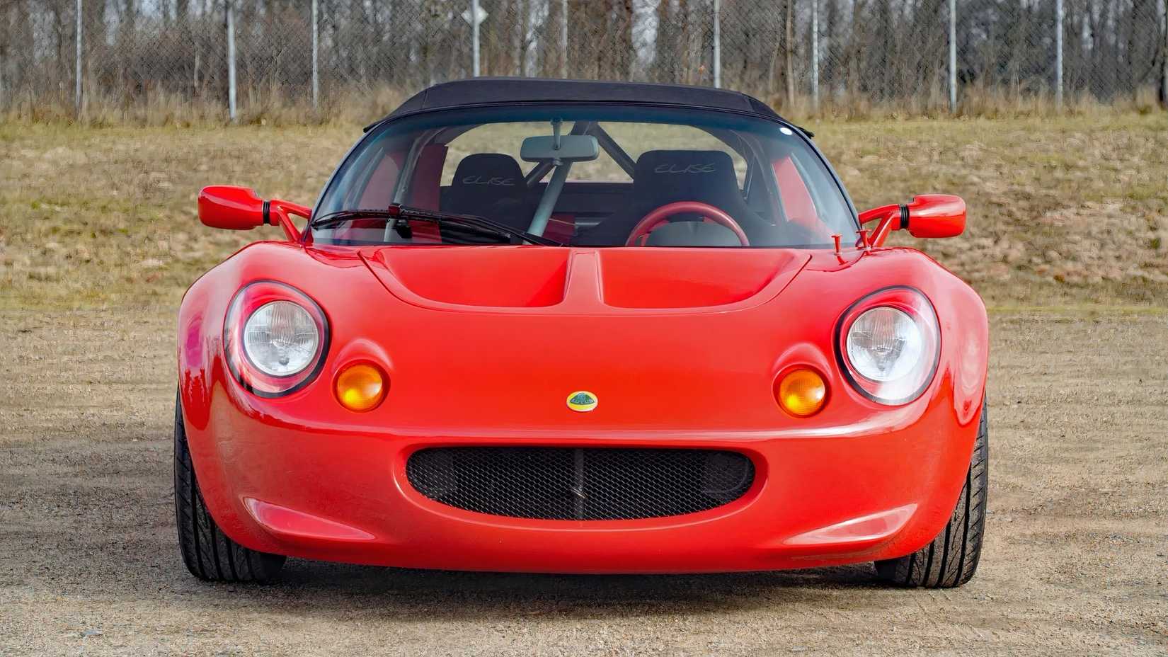 1998 Lotus Elise S1 in red front