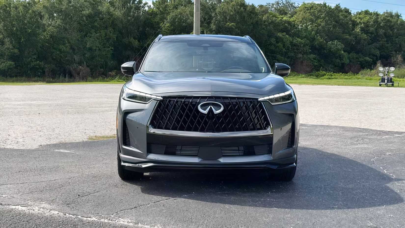Front shot of 2026 Infiniti QX60 parked