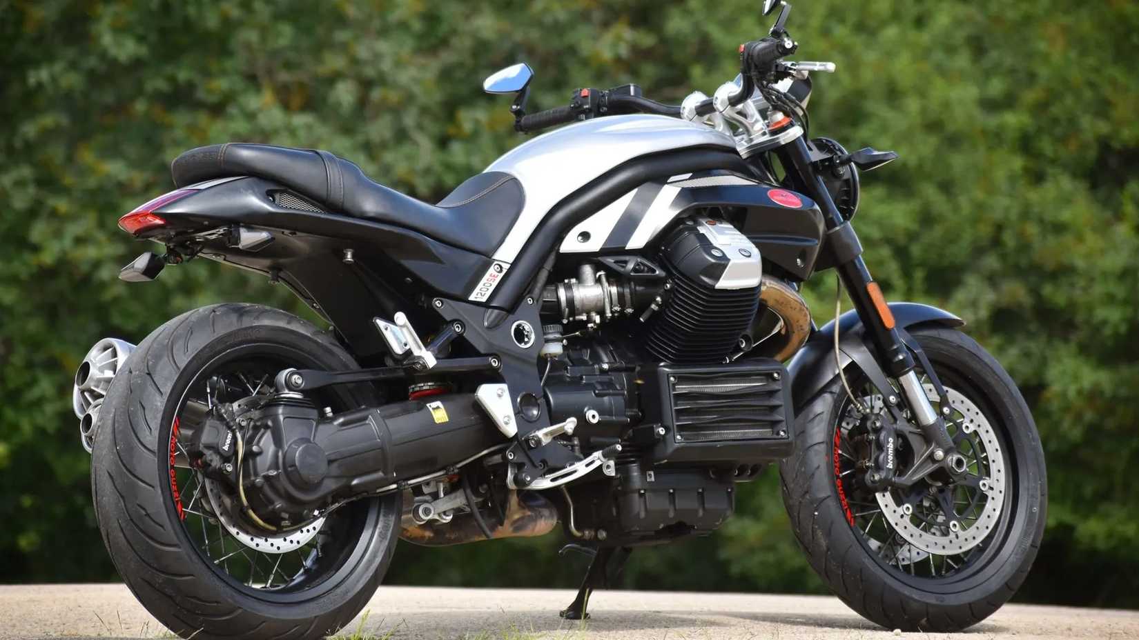 A static shot of the Moto Guzzi Griso 1200 8v SE parked 