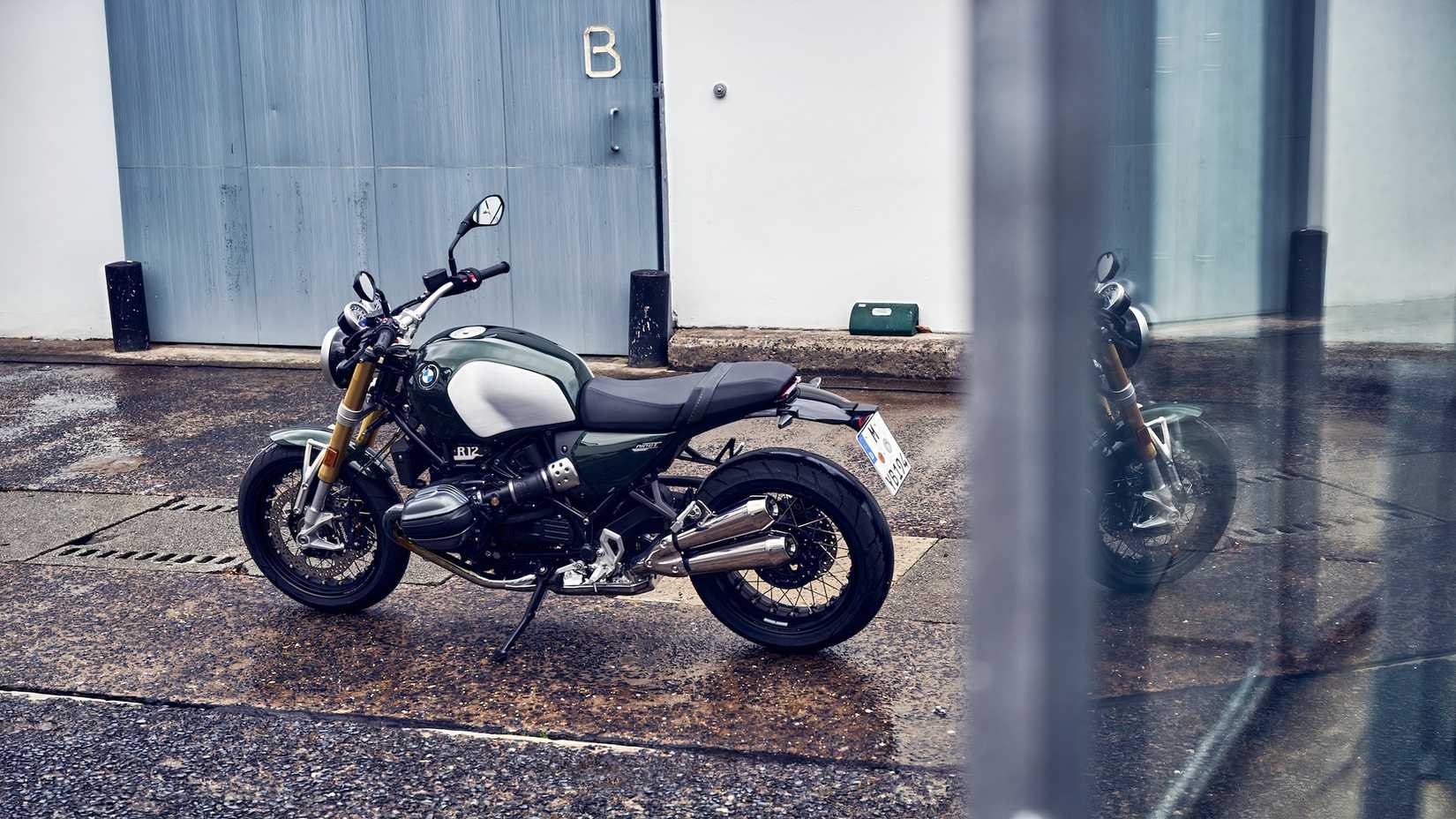 BMW R 12 Ninety Static Beauty Shot