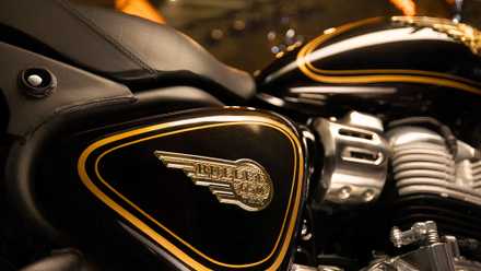 Royal Enfield Bullet 650 Side Cover Details