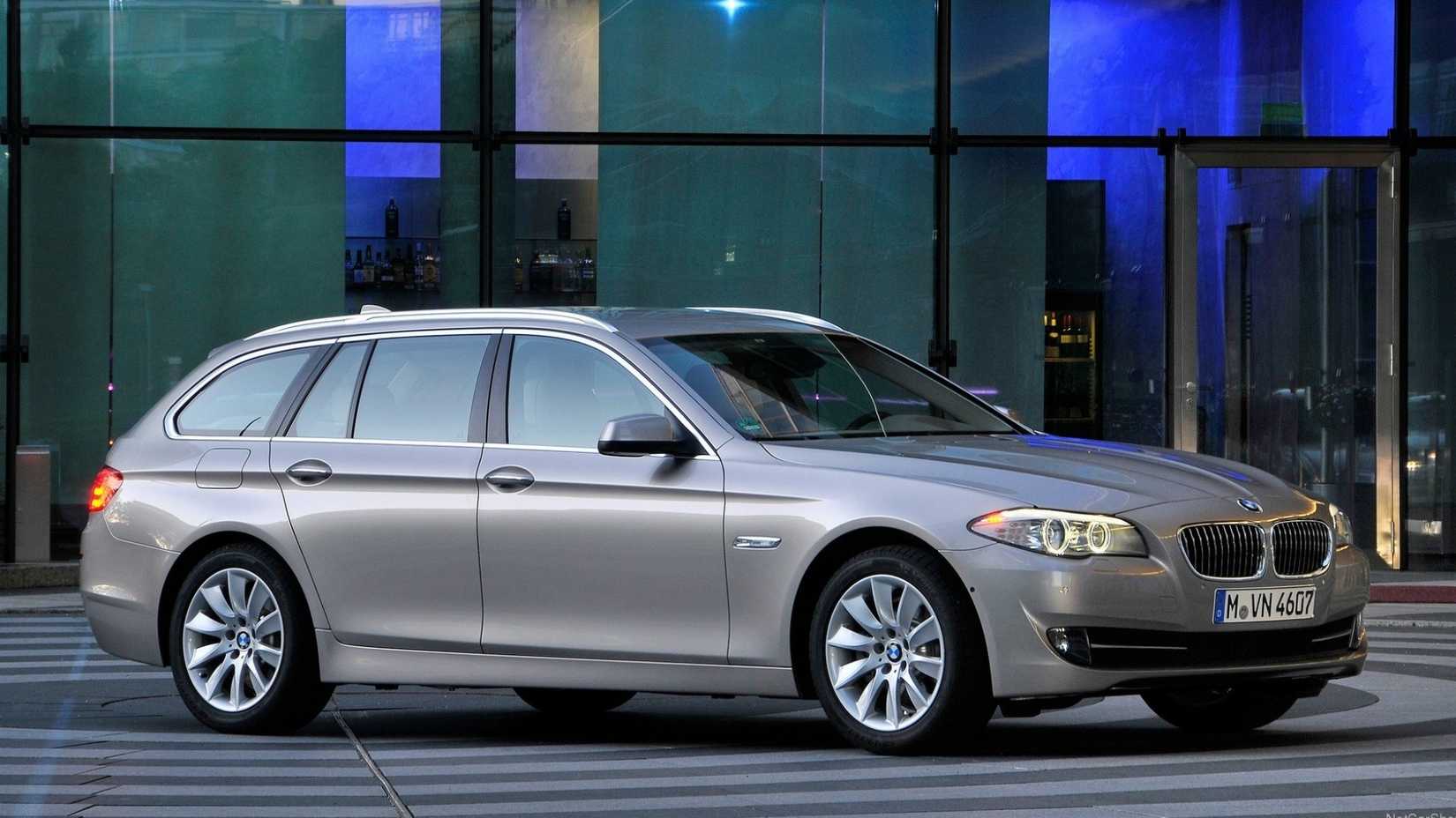 BMW F11 5-Series Touring parked