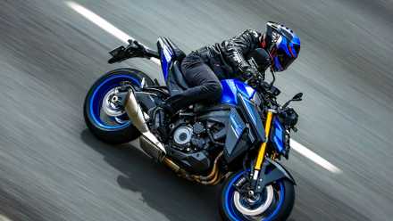 Rider going strong on Suzuki GSX-S1000