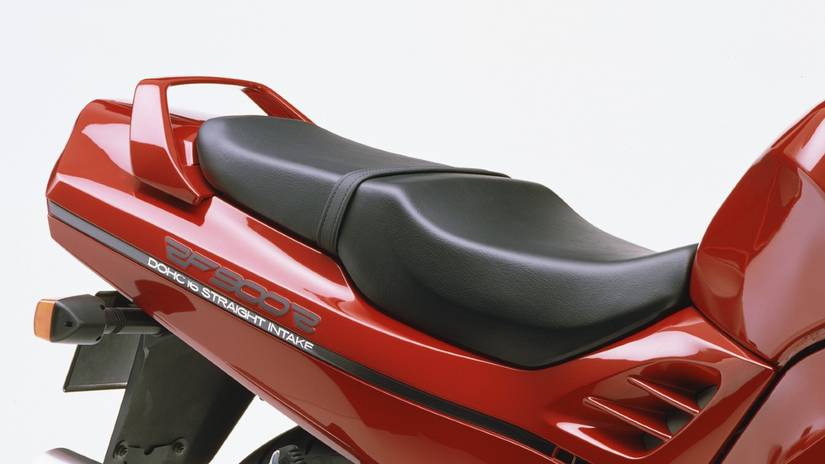 Suzuki RF900R Tail Section Closeup Shot
