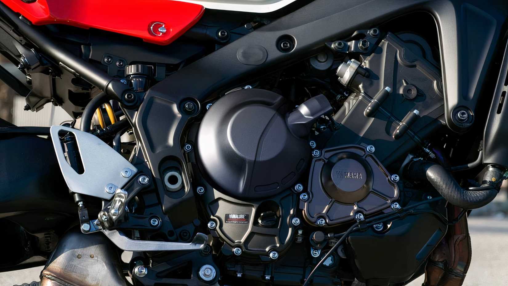 Yamaha XSR900 Engine