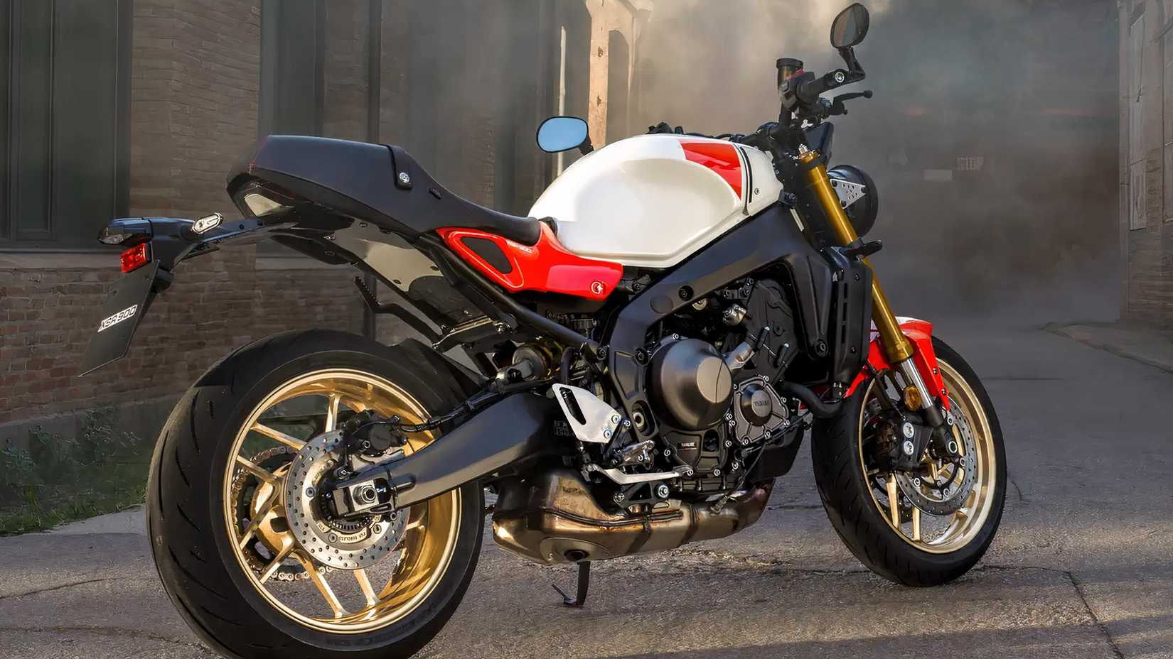 Yamaha XSR900 Rear Quarter View