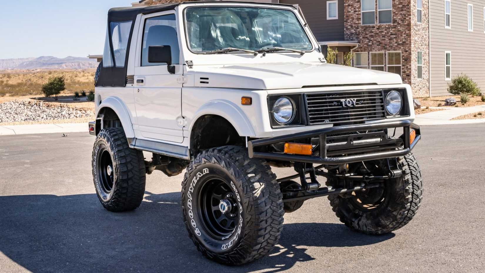 1988 Suzuki Samurai lifted front-quarter