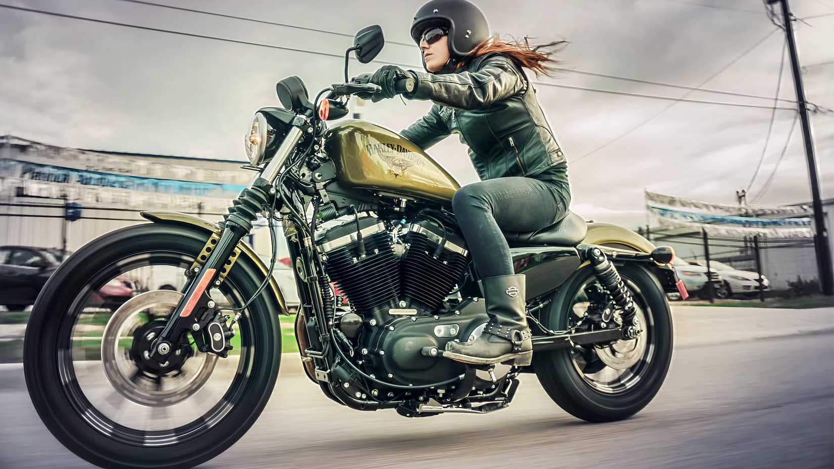 Harley-Davidson Iron 883 action shot riding in the city