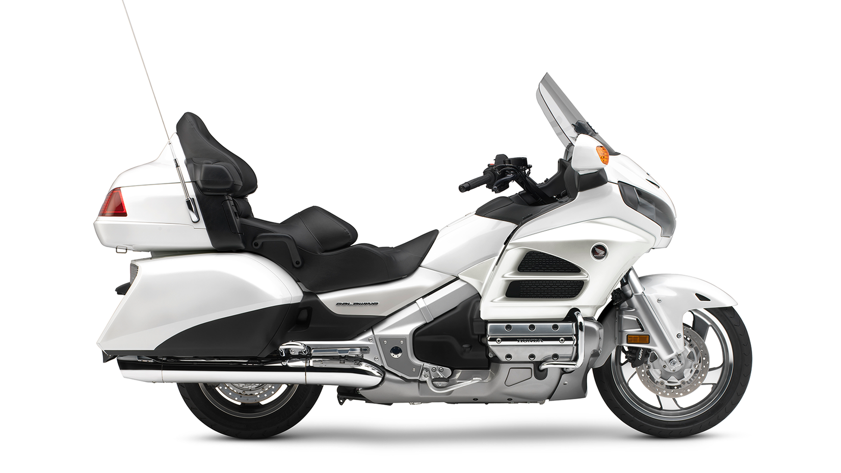 Foto de estúdio da Honda Gold Wing 2017 em branco