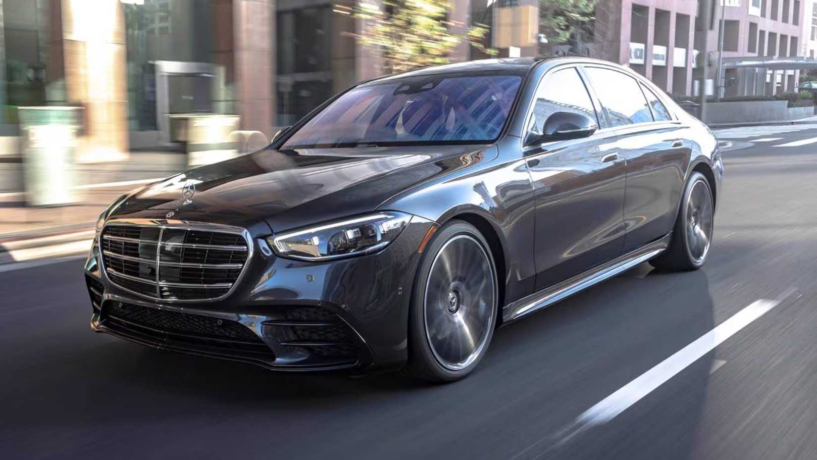2023 Mercedes-Benz S-Class S 580 4MATIC Sedan front 3/4 shot driving on the road