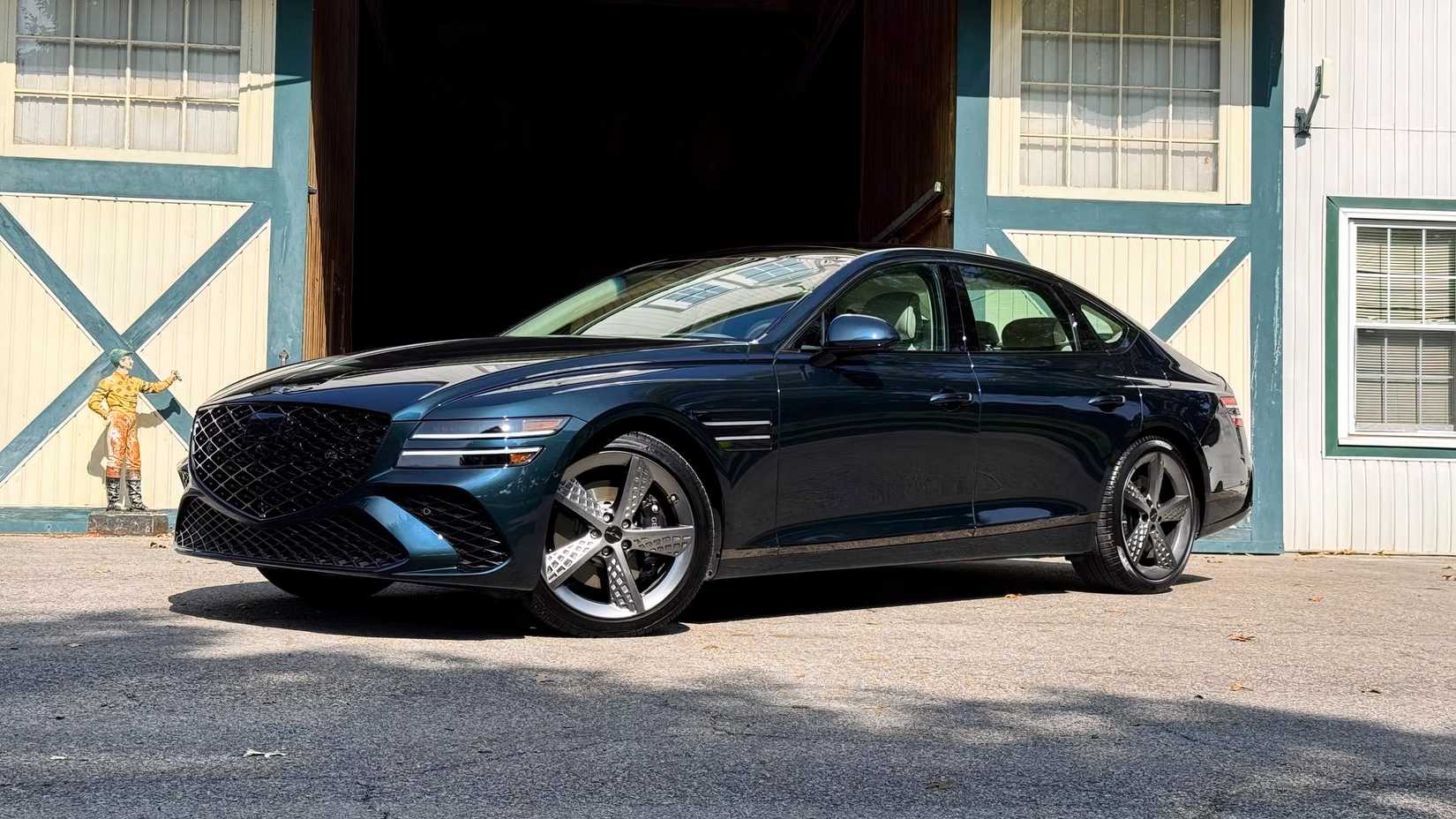 2026 Genesis G80 frontal angular vista estacionada