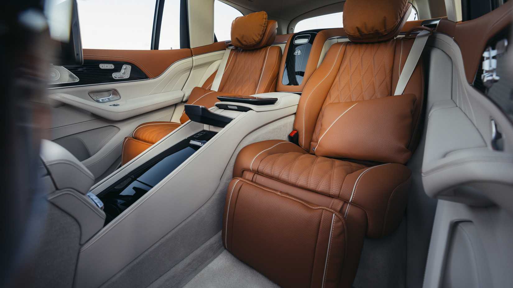 2027 Mercedes Maybach GLS 680-19